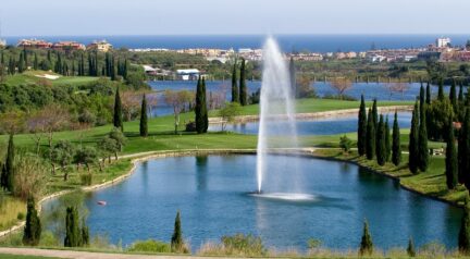 Play surrounded by the beauty Mediterranean sea – Villa Padierna